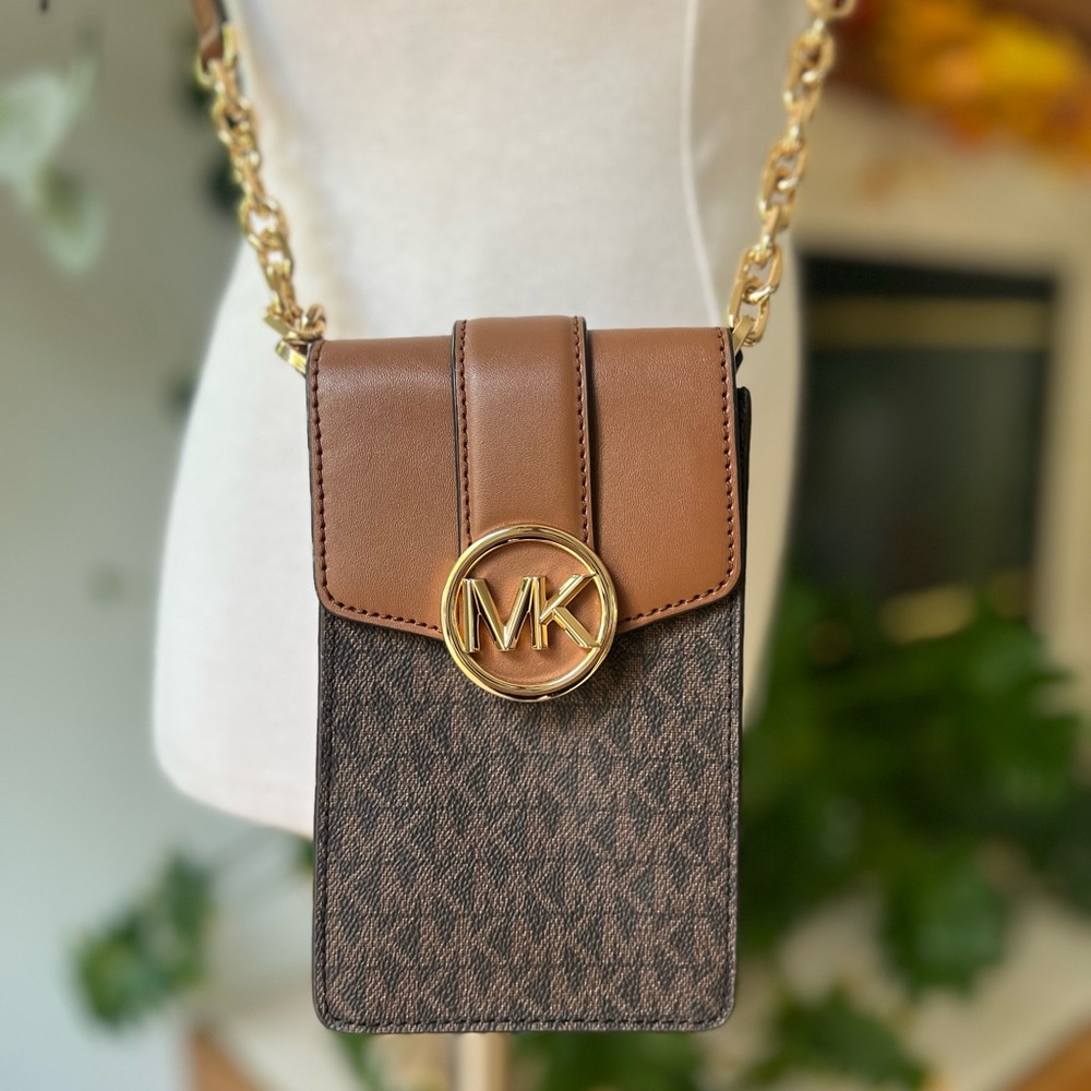 MICHAEL KORS Womens Carmen Small Logo Smartphone Crossbody Bag